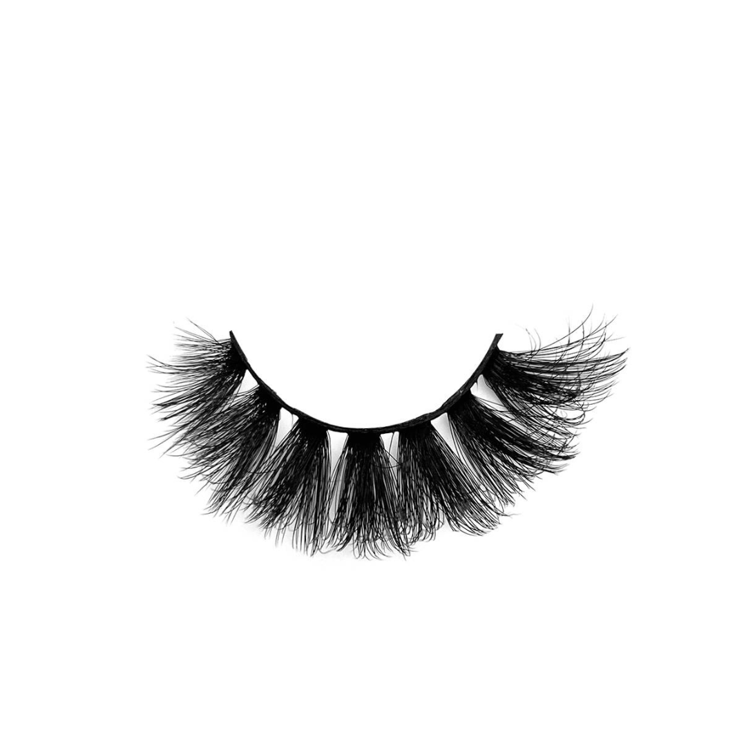 Confident  Eyelash